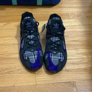 Brand new, never worn, low key shoe with character. Versatile